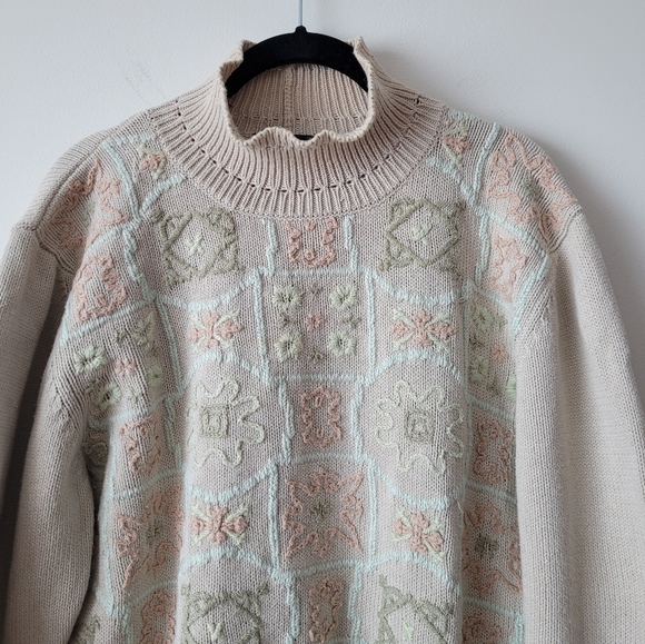 Vintage Jeanne Pierre Floral Embroidered Oversized Mock Neck Pullover Sweater - Picture 4 of 12